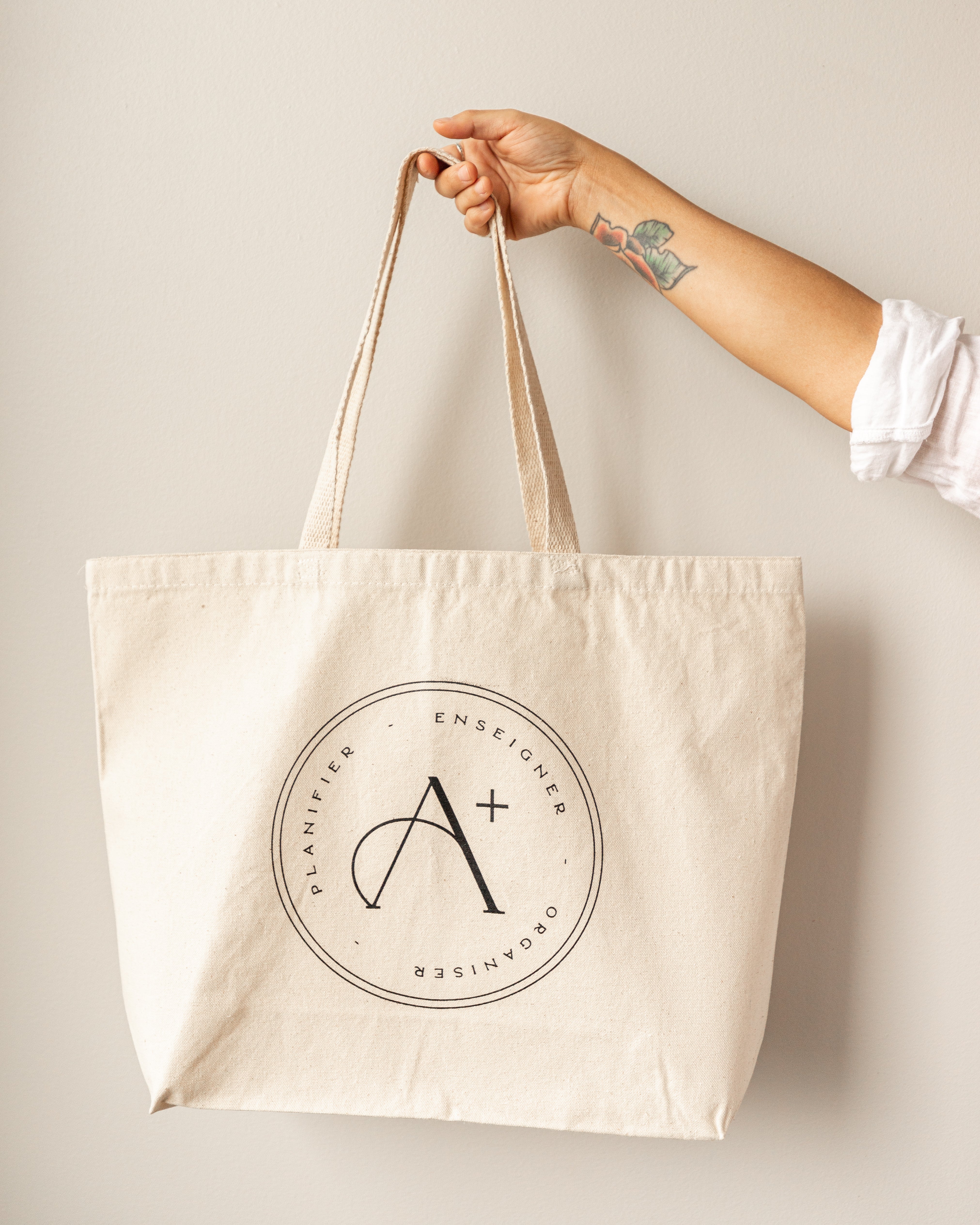 Accessoires de papeterie pour professeurs, éducatrices ou autres métiers dans le domaine de l'éducation.