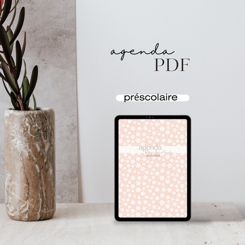 Agenda digital en format PDF rose avec des petites fleurs pour professeurs et éducateurs.